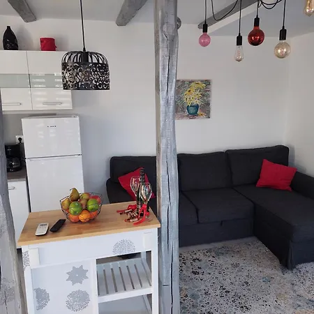 Silver Gold Anka Apartment